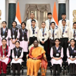 एकलव्य विद्यालयों के छात्रों के लिए यादगार रहा दिल्ली दौरा, राष्ट्रपति भवन में द्रौपदी मुर्मु से मिले..