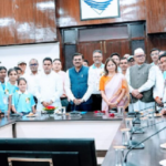 भारत भ्रमण पर रवाना हुए देवप्रयाग के मेधावी छात्र, मुख्य सचिव ने किया संवाद..